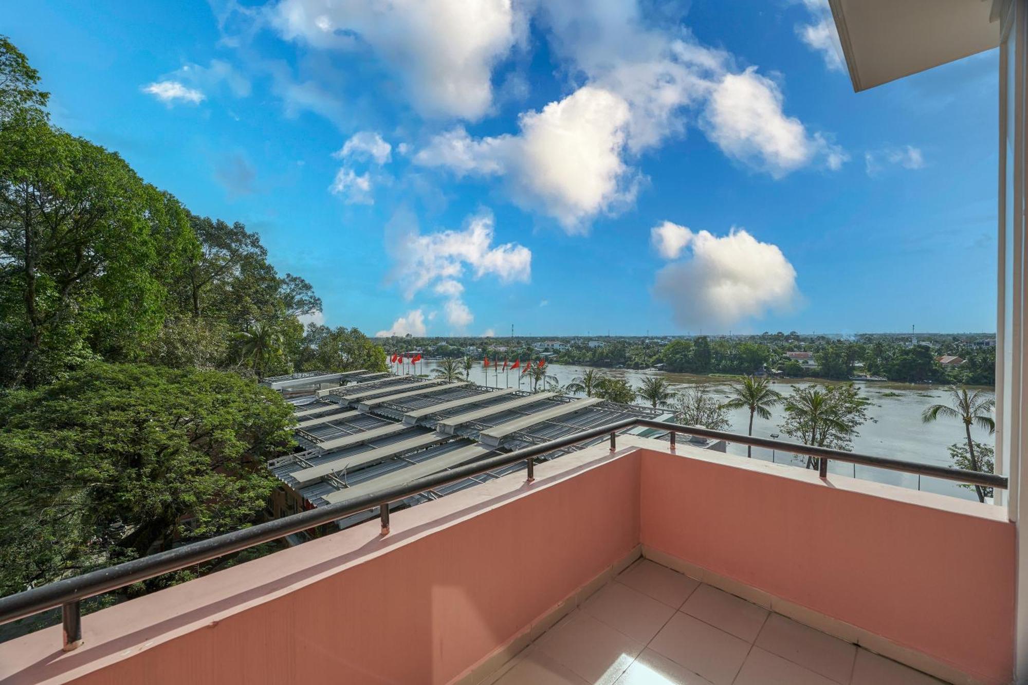 Bcons Riverside Hotel Binh Duong Thu Dau Mot Exterior foto
